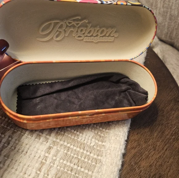 Brighton Black Sunglasses with Retro Floral Case - Picture 7 of 7